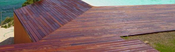 Terasa iz lesa masaranduba, Mediteran, oljena, stranska pritrditev podnic s kovinskimi spojkami 